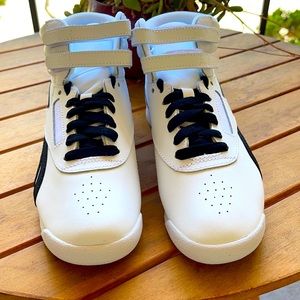 Reebok Women’s Freestyle High-Top Sneakers size 6.5